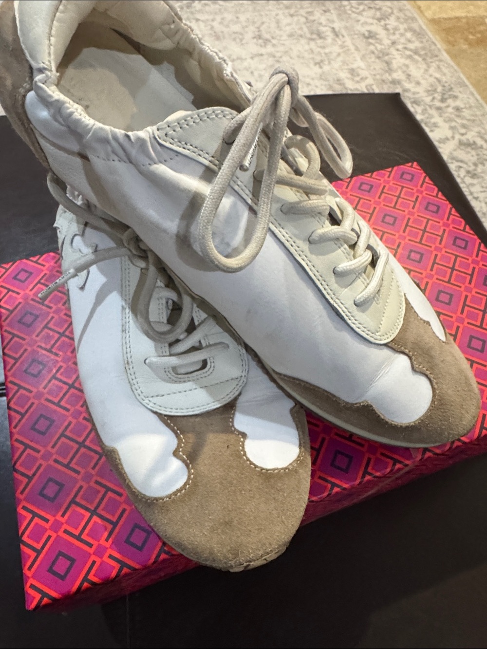 Tory Burch Women’s White/New Ivory and Tan Lace-Up Casual Sneakers sz 9.5
